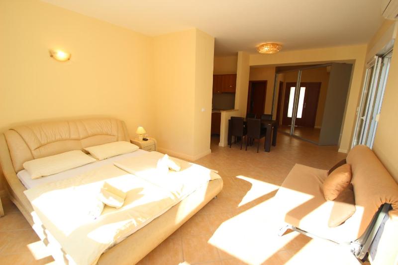 Apartments Villa Astra & Pinija - image 14