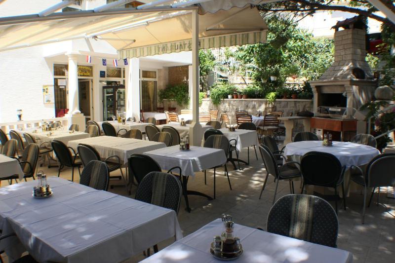 Apartments Villa Astra & Pinija - image 18