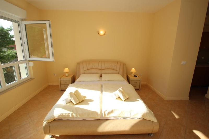 Apartments Villa Astra & Pinija - image 24