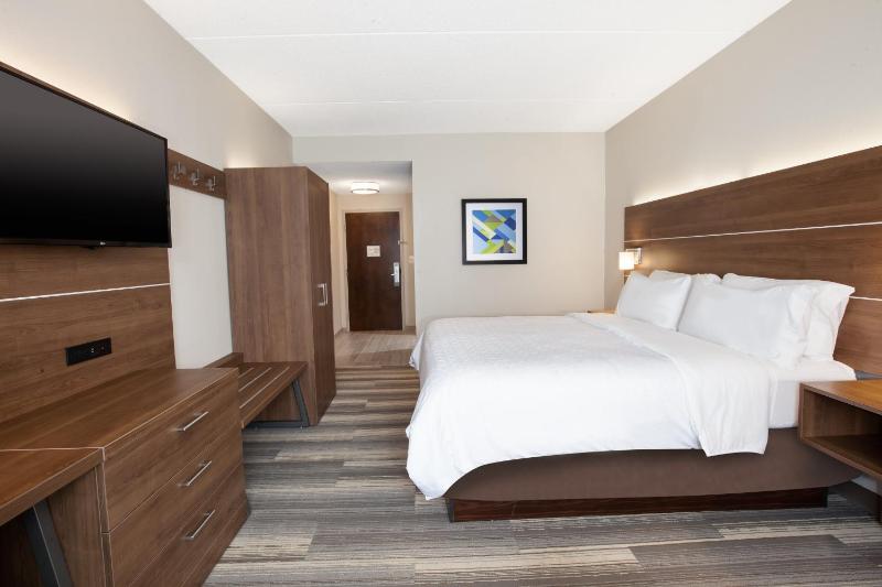 King Room image 3
