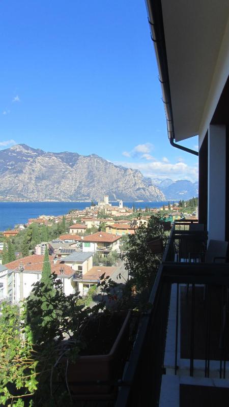 Comfort Double Room with Balcony and Lake View image 4