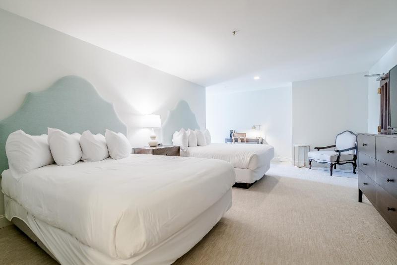 Standard Queen Room image 4