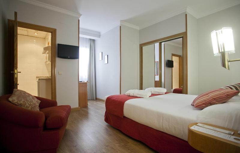 Superior One-Bedroom Apartment image 1