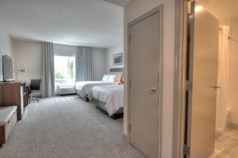 Standard Room with Two Queen Beds image 3