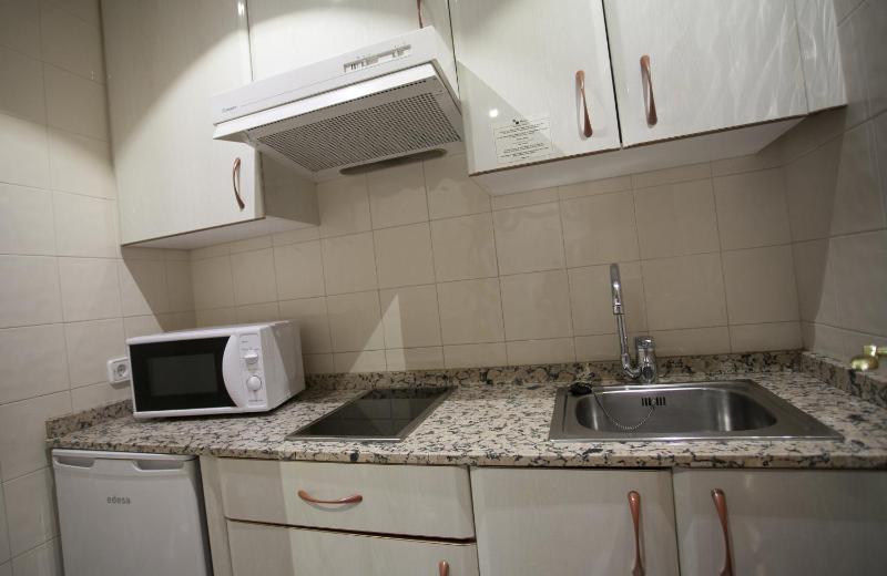 Superior One-Bedroom Apartment image 2