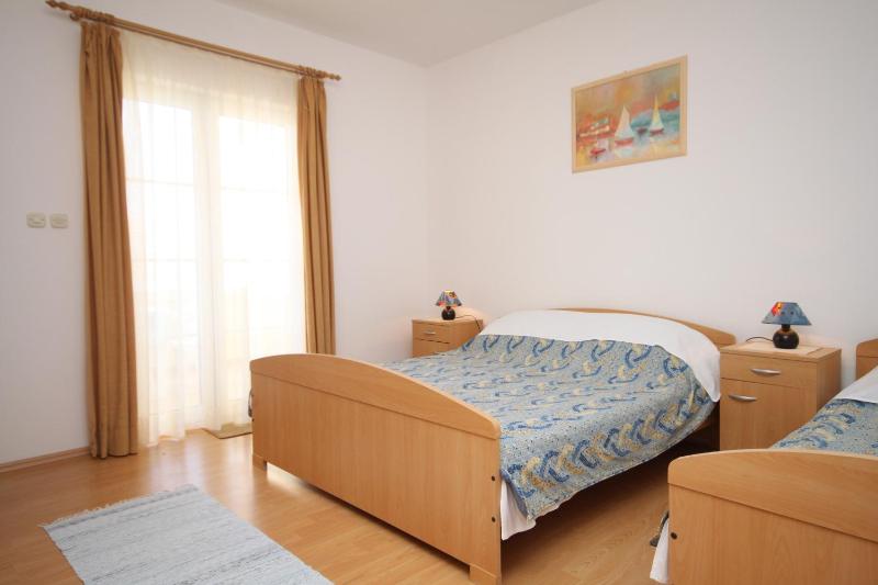 One-Bedroom Apartment with Terrace and Sea View image 1
