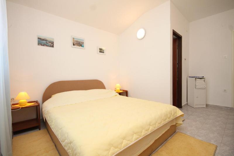 One-Bedroom Apartment image 1