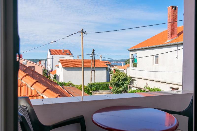 Two-Bedroom Apartment with Balcony and Sea View image 4