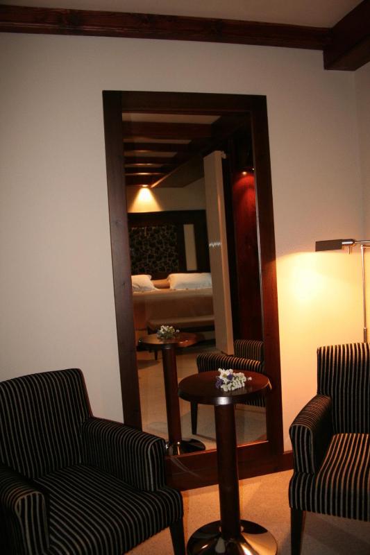 Double Room with Extra Bed image 3