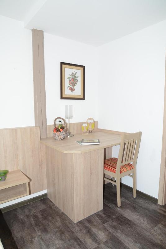 Double Room image 3