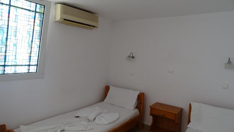 Twin Room with Shared Veranda image 1
