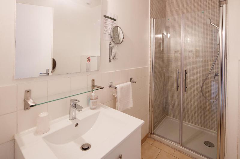 Comfort Double Room with Air Conditioning image 2