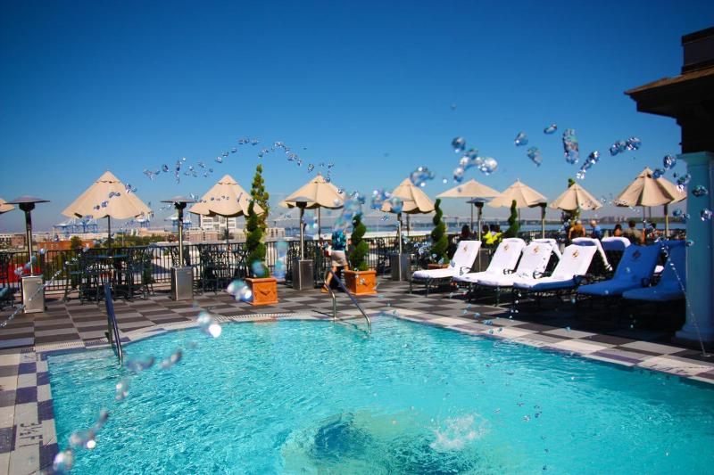 Market Pavilion Hotel - image 2