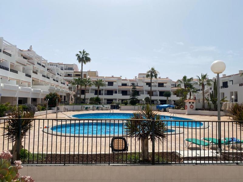 Self Catering Lovely ground floor 1 bed Apartment 5A1 Los Cristianos Tenerife - image 1