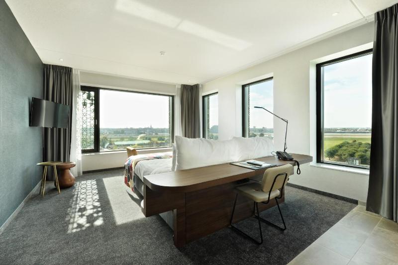 Deluxe Double Room with Shower image 1