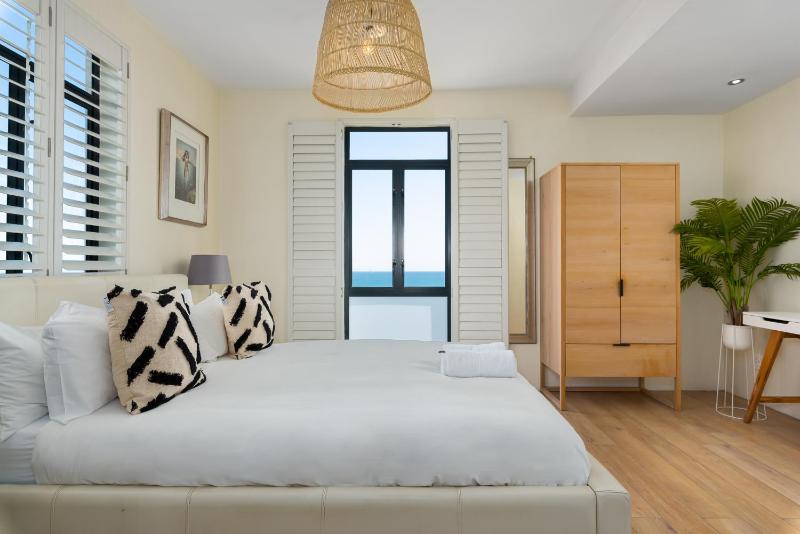 Apartment with Sea View image 1