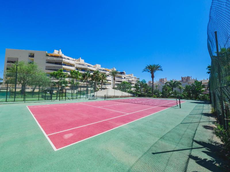 Cubo's Urban Brigitte Torremolinos & Parking - image 15