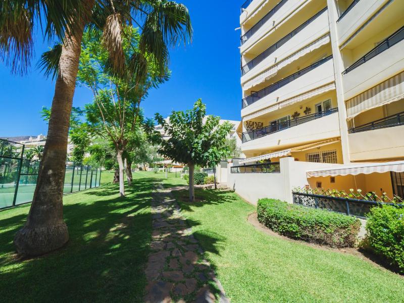 Cubo's Urban Brigitte Torremolinos & Parking - image 27