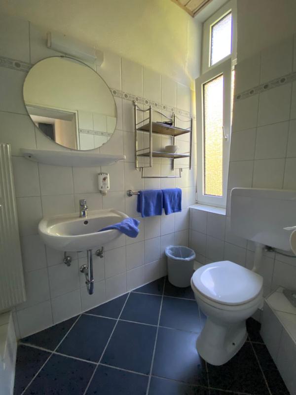 Double Room image 4