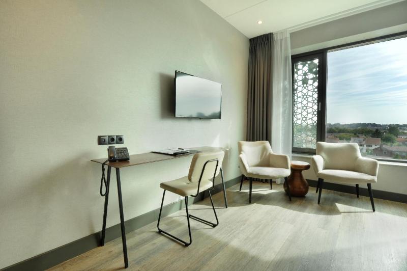Double Room - Disability Access image 4