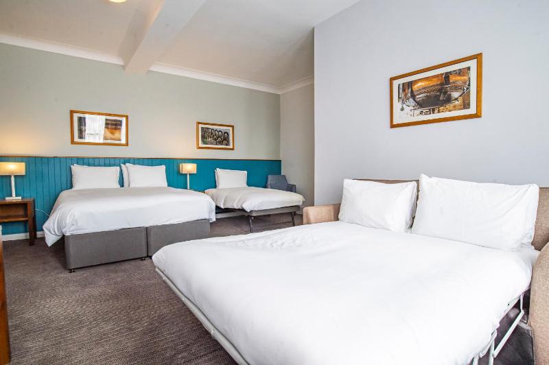 Family Double Room image 4