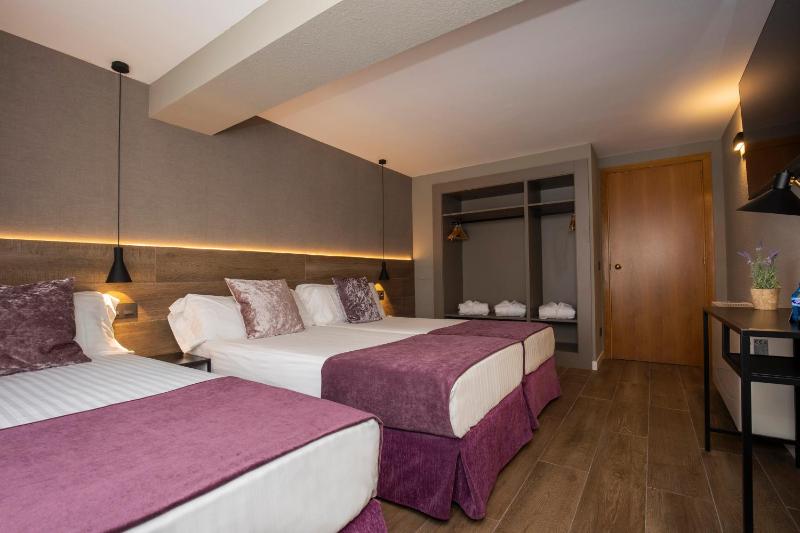 Triple Room image 3