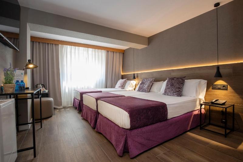 Triple Room image 1