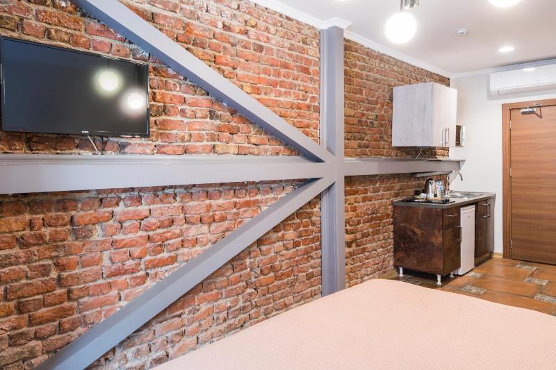 King Suite with Balcony image 4