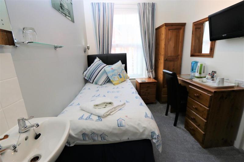 Single Room - First Floor image 3