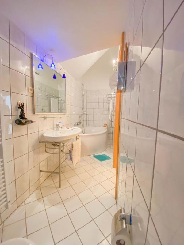 Deluxe Double Room with Sea View image 2