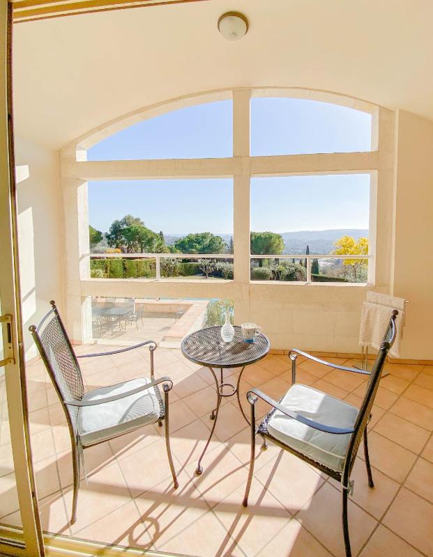 Deluxe Double Room with Sea View image 3