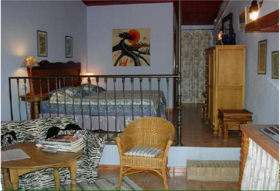 Studio (2 Adults) image 2