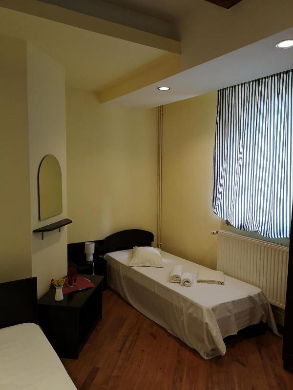 Triple Room image 3