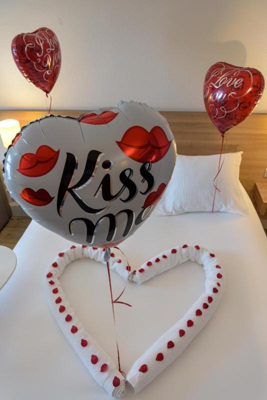 Junior King Suite image 3