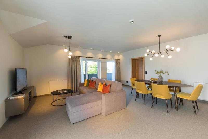 Suite with City View image 4