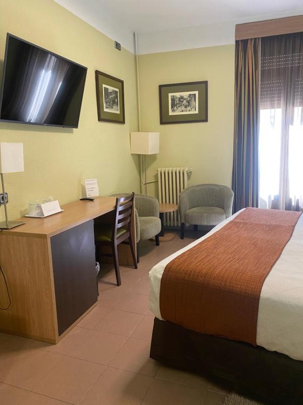 Hostal Ballesta - image 7