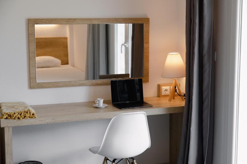 Standard Double Room with Sea View image 4