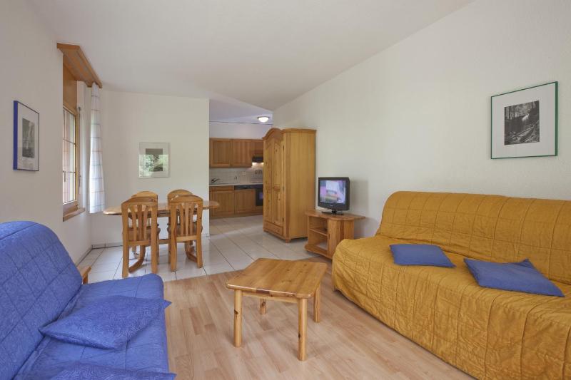 One-Bedroom Apartment image 3