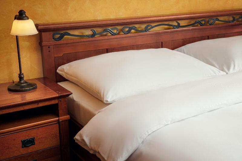 Standard Triple Room image 4