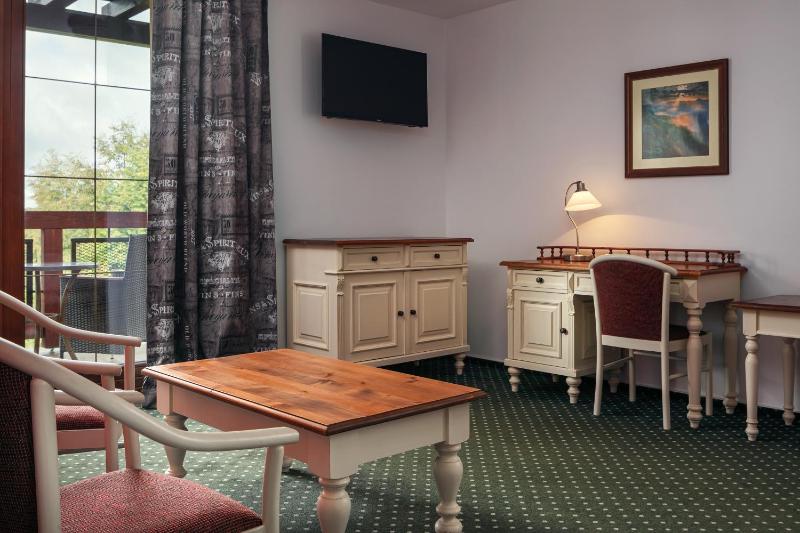 Standard Suite image 3