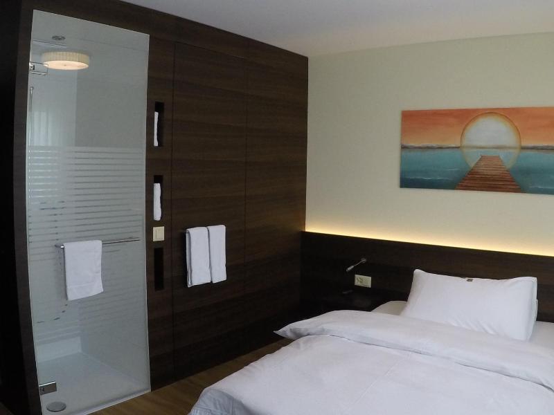 Standard Double Room image 1