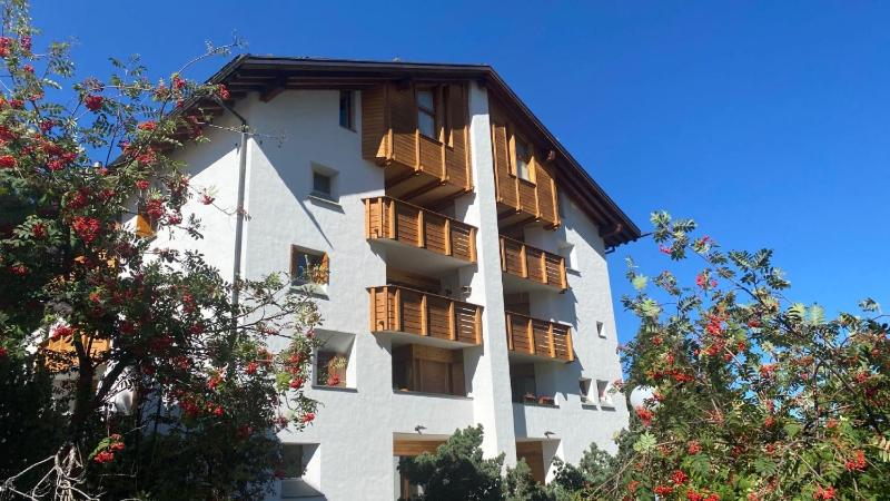 Apartment with Mountain View image 2