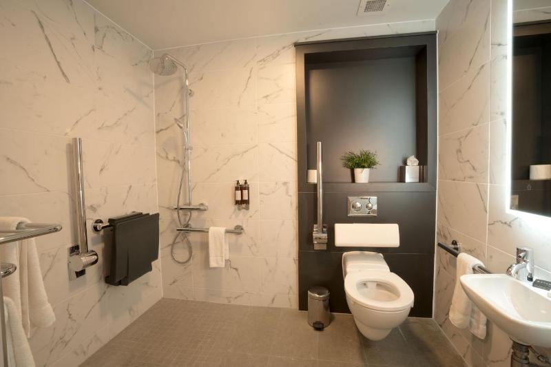 Large Single Room image 2