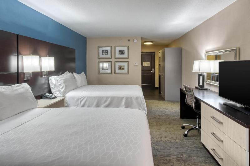 Standard Double Room with Two Double Beds image 2