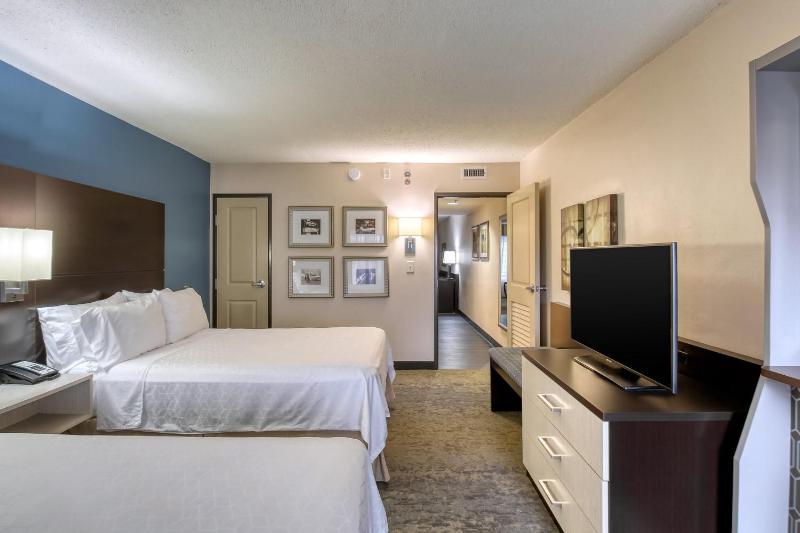 One-Bedroom Suite with Two Double Beds image 3