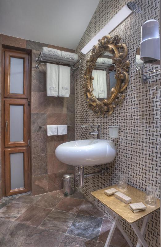 Executive Double Room with Sea View image 2