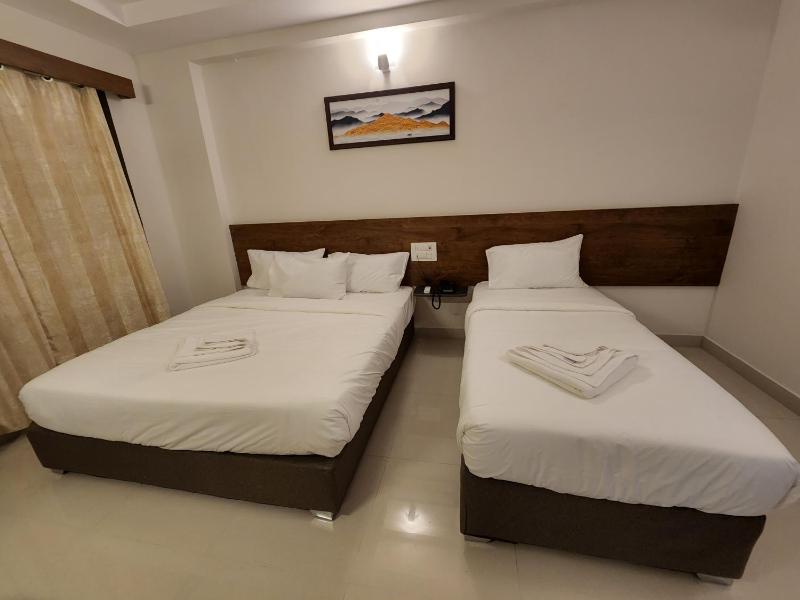 Deluxe Triple Room image 1