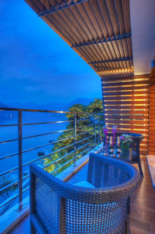 Executive Double Room with Sea View image 4