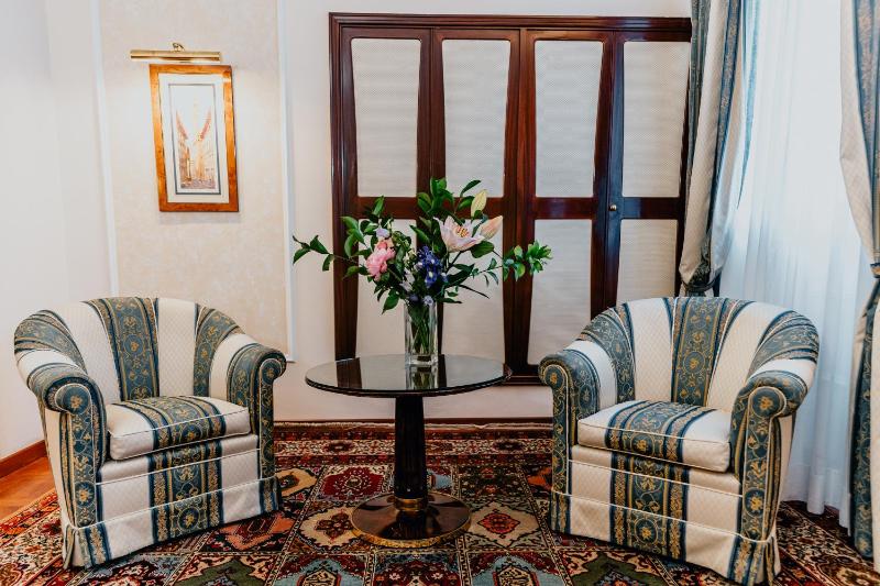 Superior Double Room image 3