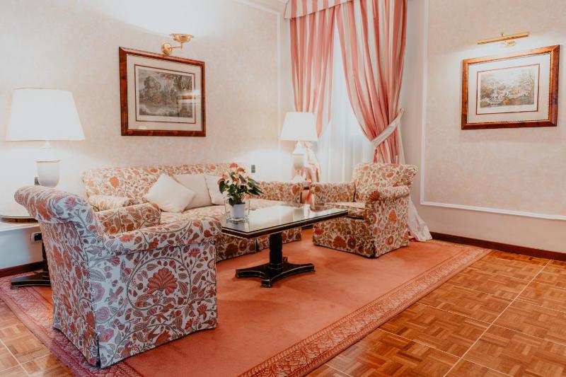 Superior Triple Room image 3